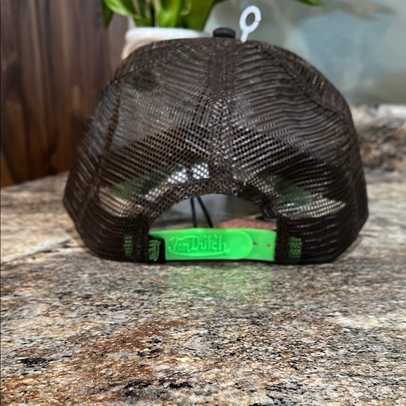 Von Dutch NWT Monogram Expresso & Lime Trucker Classic Snapback hat - Picture 3 of 4